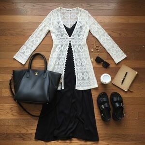 Lulu's Cream Lace Bell Sleeve Dress size S